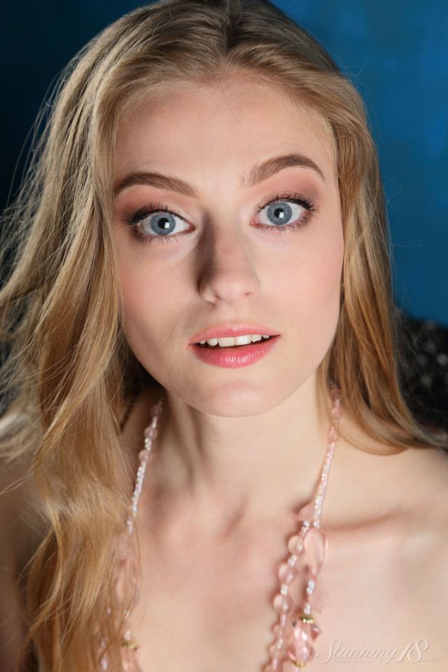 Stunning 18: On The Throne (7/19/2017) Free Premium Sex Movies, Porn, XXX, Adult HD Videos